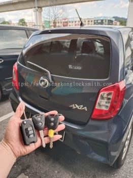 locksmith service duplicate car key with remote control 