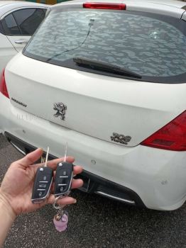 locksmith service duplicate car key with remote control 