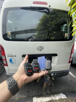 locksmith service duplicate car key with remote control 