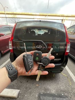 locksmith service duplicate car key with remote control 