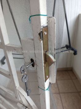 installation door lock, replace door lock 