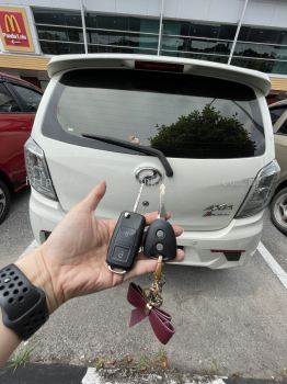 near your locksmith duplicate car key with remote control 