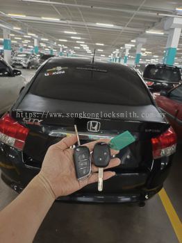 near your locksmith duplicate car key with remote control 