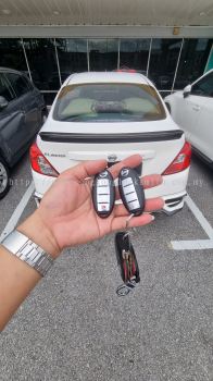 duplicate car key with remote control 