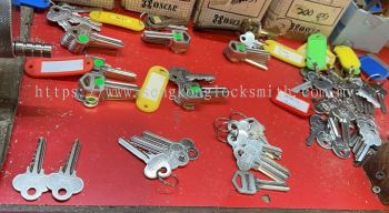 Professional locksmith duplicating keys