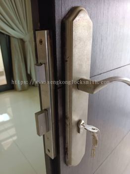 installation door lock 