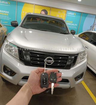 Nissan navara car Flip key remote control 