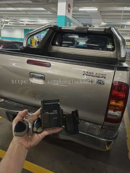 Toyota Hilux 4160 cobra remote control 