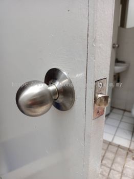 installation door lock 