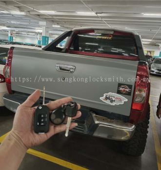 Isuzu D-MAX car key with remote control