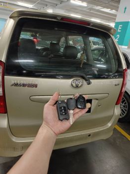 Toyota Avanza car key with remote control