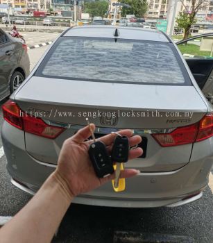 Honda car key with remote control duplicate 