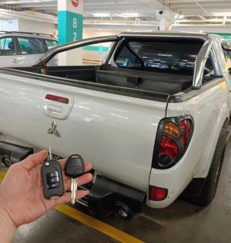 Mitsubishi Triton car Flip key remote control