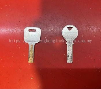 Professional locksmith duplicating keys