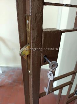 door lock installation 