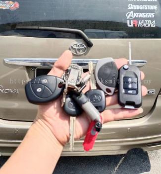 Toyota Innova car flip key remote control