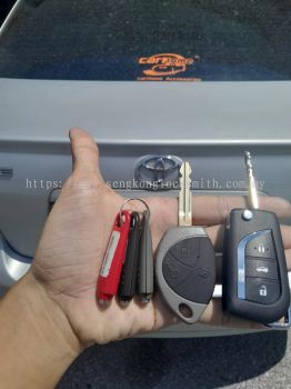 duplicate Toyota car key control