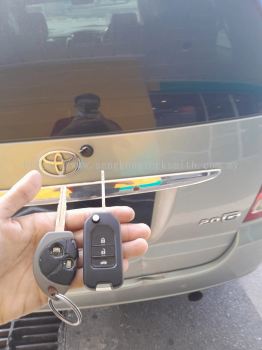 duplicate Toyota car key control