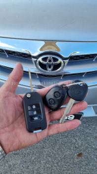 duplicate Toyota car key control