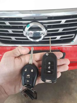 duplicate Nissan car key with remote control 