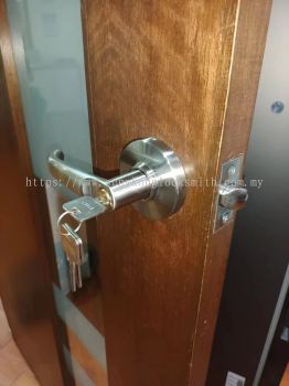 we have out door service installation door lock 