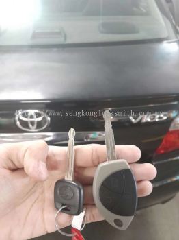 duplicate Toyota car key controller 