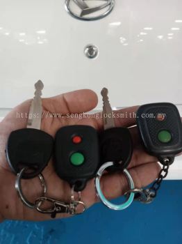 duplicate Perodua Viva car key with remote control 