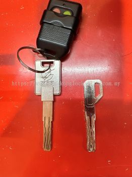 Security door key