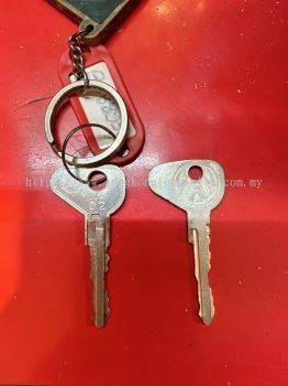 duplicate old Volkswagen car key 