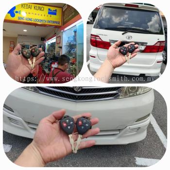 duplicate Toyota Alphard car key with remote control 