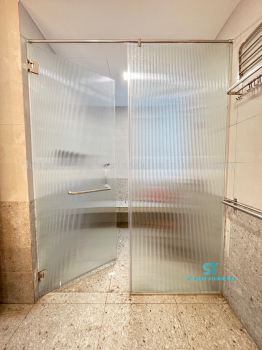 Rib Glass shower Screen 