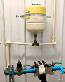 Chilled water expansion tank installation