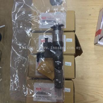 4HK1 COMMON RAIL ENGINE NOZZLE INJECTOR 