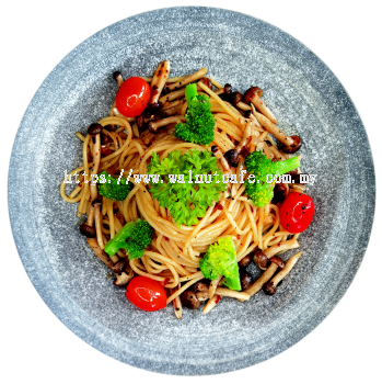 Vege & Mushroom Aglio Olio