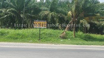 ROAD SIGNAGE SIGNBOARD AT ROMPIN 