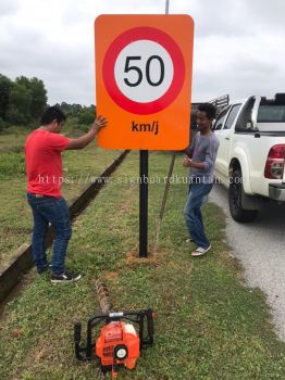 JKR ROAD STAND SIGNAGE SIGNBOARD AT KUANTAN PAHANG MALAYSIA 