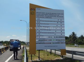 CONSTRUCTION PROJECT SIGNBOARD AT KUANTAN AIR PUTIH 