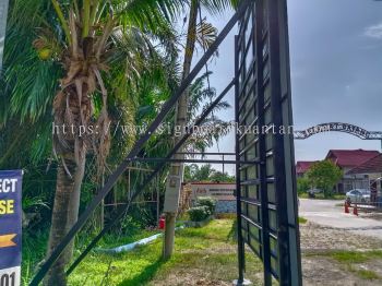 CONSTRUCTION PROJECT SIGNBOARD AT TELUK TEMPOYAK BARAT DAYA (SOUTHWEST PENANG ISLAND)PENANG MALAYSIA