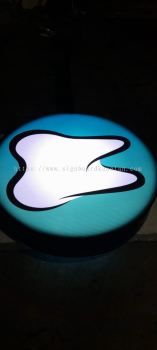 KLINIK PERGIGIAN ROUND SHAPE DOUBLE SIDE LIGHTBOX AT