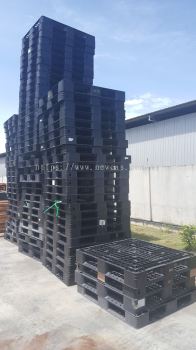 RECONDITIONED PLASTIC PALLET