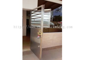 SD 05- Stainless Steel Safety Door