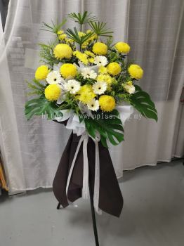 Wreathed Flower With Wood Stand 150 ( 1 )