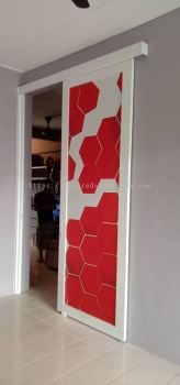 Hanging door with aluminium composite panel