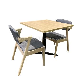 2.5' Cafe Table With Rocket-Leg