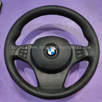 BMW X5 STEERING WHEEL WITH AIRBAG COVER/GAS AND CONTROL SWICTH ( HAVE SCRACTH )