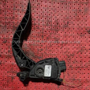 AUDI A4 A5 Q5 GAS PEDAL ACCELERATOR 8K1 723 523
