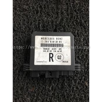 MERCEDES W203 DOOR MODULE 203 820 21 85 ( RRH )