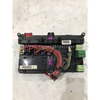 BMW X5 E53 3.0 FUSEBOX RELAY ( 8 380 407 )