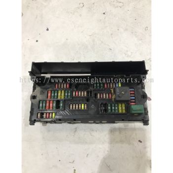 BMW F10 FRONT FUSEBOX RELAY ( 9234421-01 )