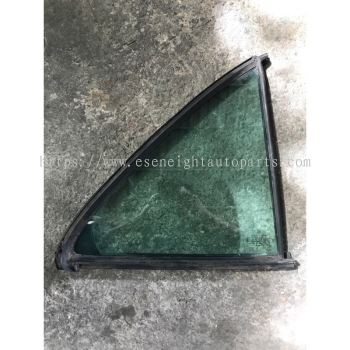 MERCEDES W210 REAR TRIANGLE GLASS ( RRH )